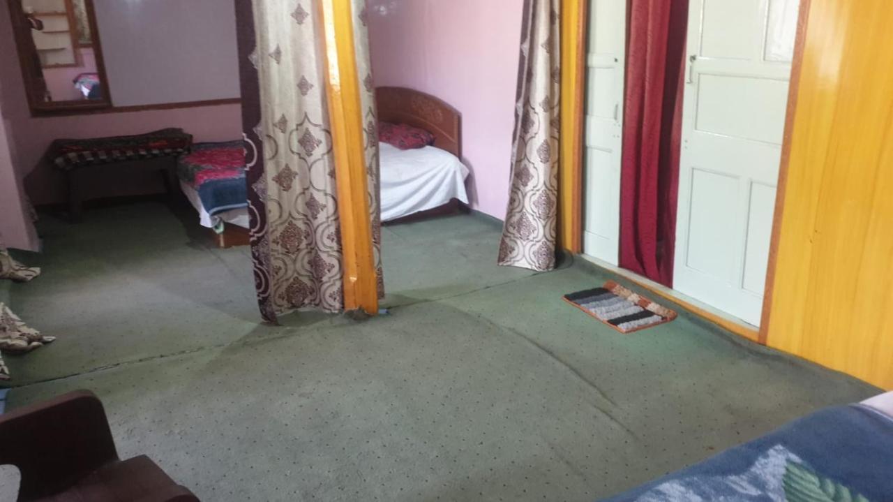 Lake Boulevard Guest House Srinagar  Ngoại thất bức ảnh