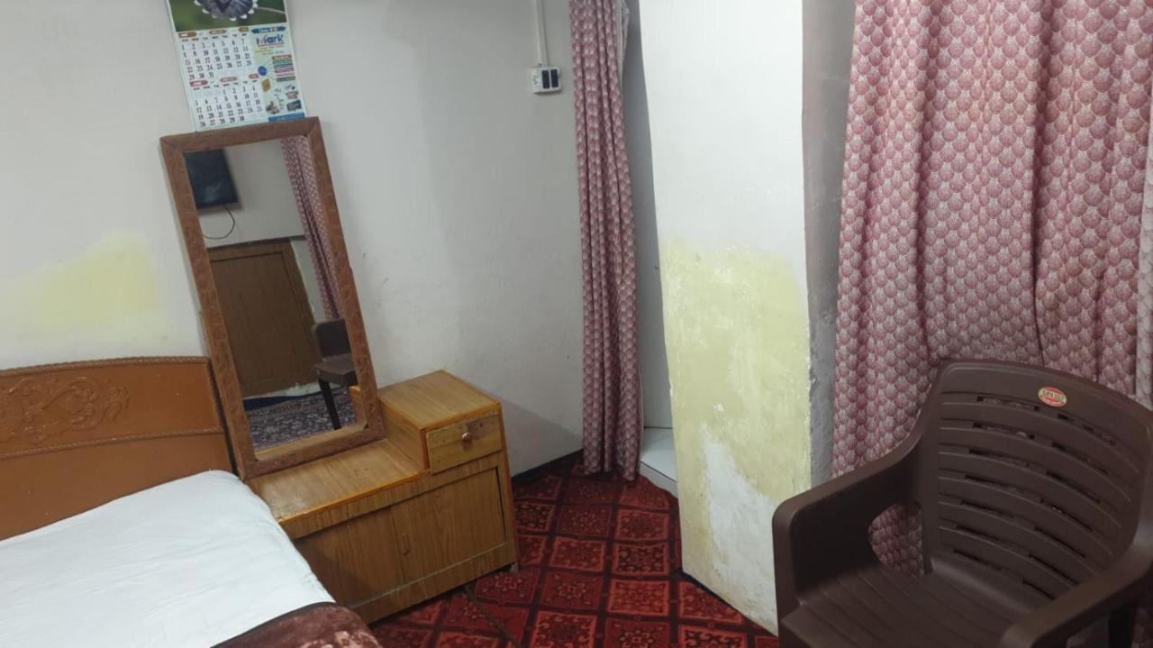 Lake Boulevard Guest House Srinagar  Ngoại thất bức ảnh